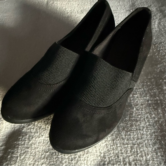 comfort plus by Predictions Shoes - Comfort Plus by Predictions 5 1/2 W Black Wedge Slip On Closed Toe
